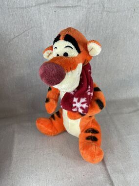 Tigger Red Scarf Plush Toy Disney Winnie The Pooh 11" Best Made Toys Christmas